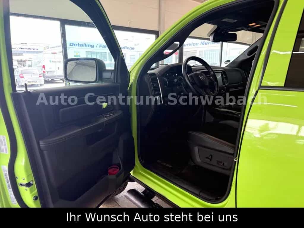 Dodge RAM 5.7 Hemi Crew Cab Sport Green Beast 4X4 LPG 09/2017-photo-17