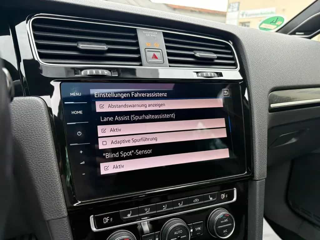 Volkswagen Golf VII R°LEDER°NAVI°KAMERA°SCHIEBEDACH° 07/2017-photo-13
