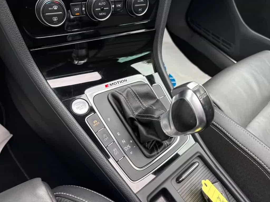 Volkswagen Golf VII R°LEDER°NAVI°KAMERA°SCHIEBEDACH° 07/2017-photo-20