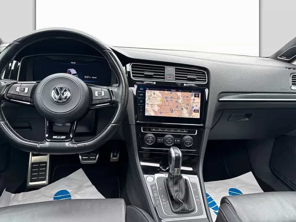 Volkswagen Golf VII R°LEDER°NAVI°KAMERA°SCHIEBEDACH° 07/2017-photo-4