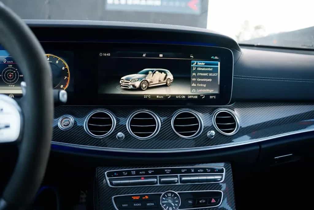 Mercedes-Benz E 63 AMG AMG Mercedes-AMG E 63 S 4MATIC+ T / Manufaktur 09/2018-photo-17