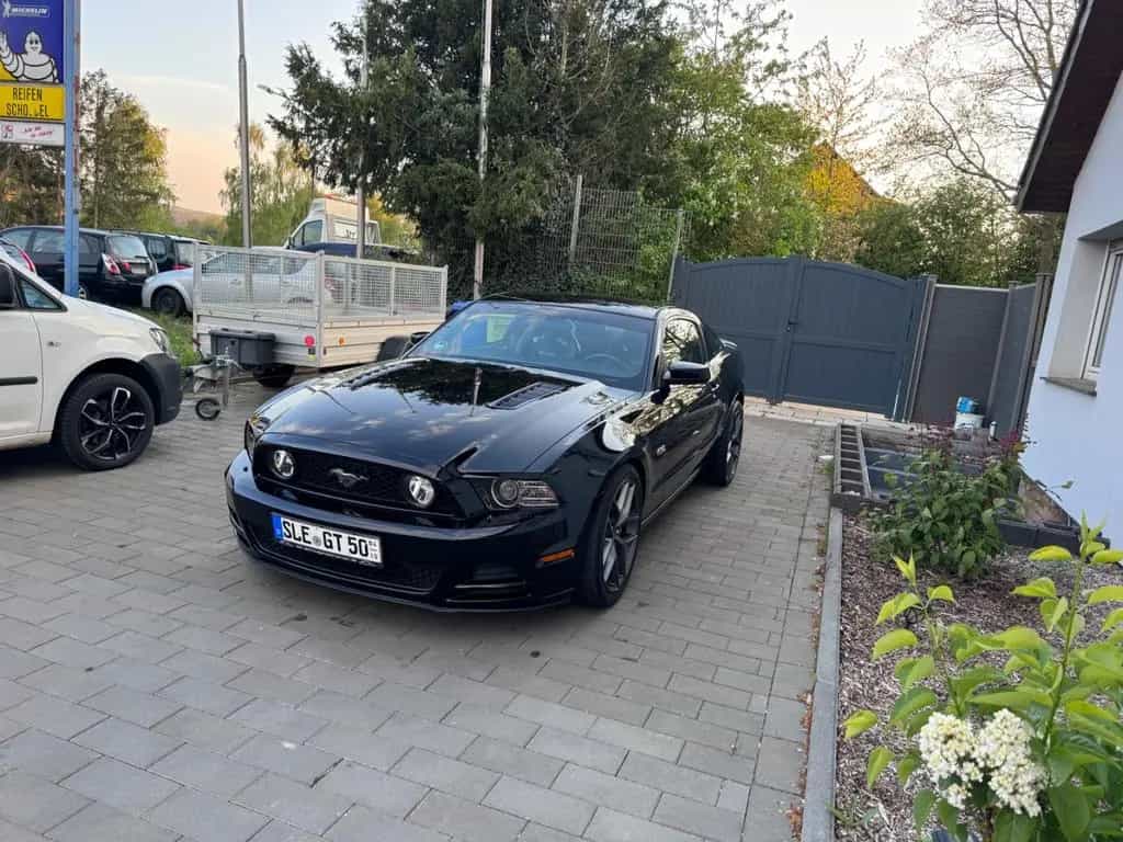 Ford Mustang 05/2012-photo-0