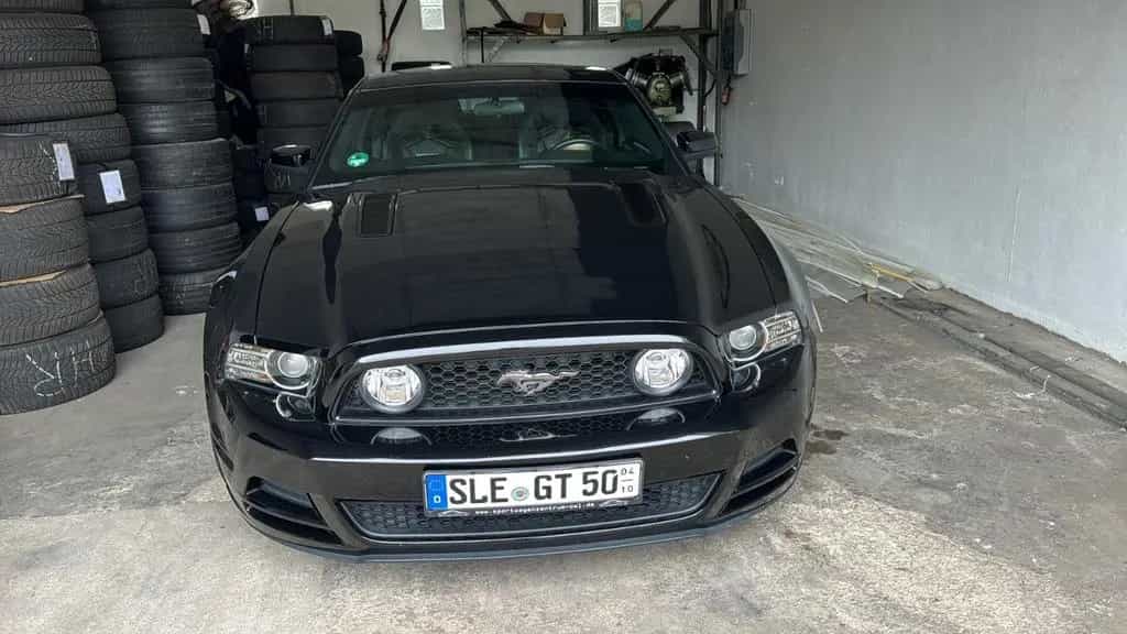 Ford Mustang 05/2012-photo-2