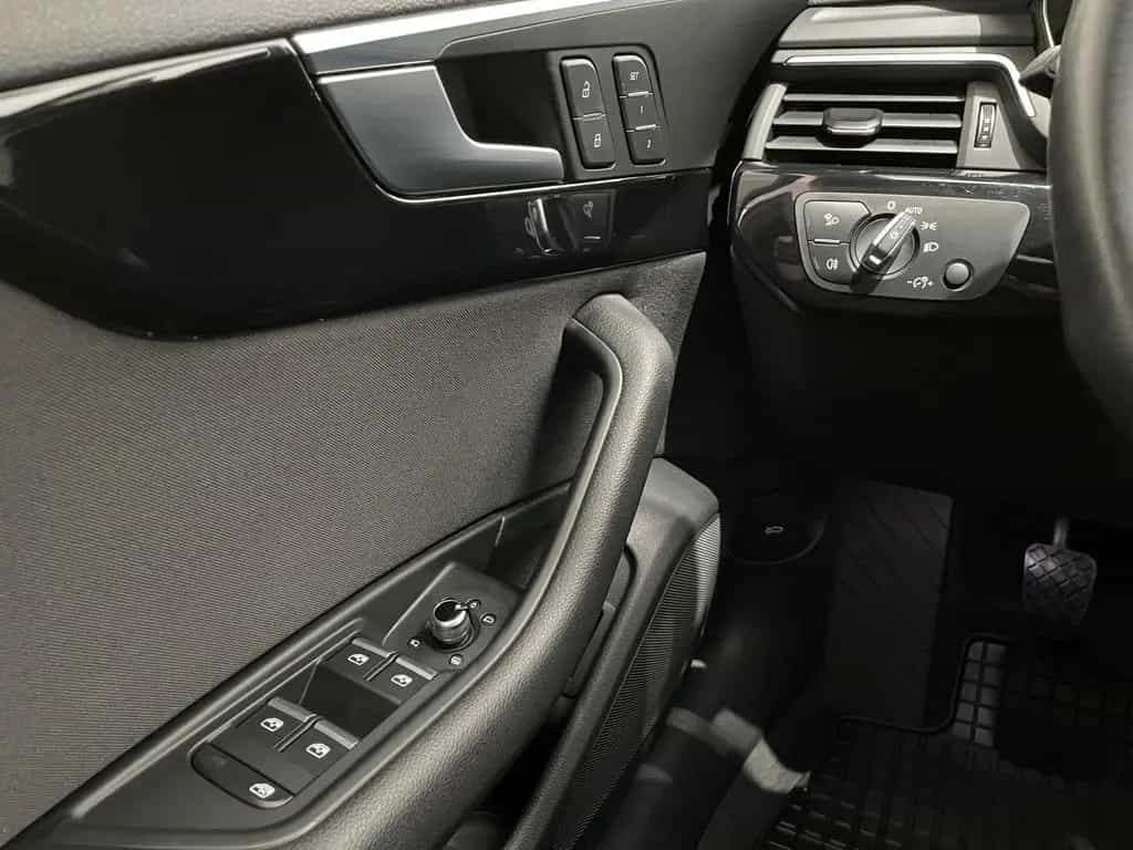 Audi A4 Avant 35 TFSI Sport DAB LED AHK el. Sitze 08/2019-photo-22