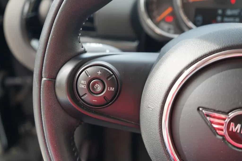 MINI Cooper Clubman Clubman 1.5 Cooper LED Navi Tempomat Sitzheizung 05/2020-photo-18