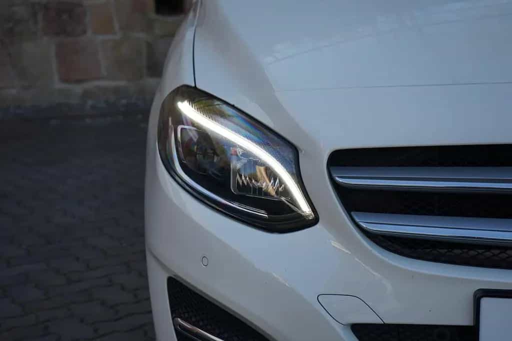 Mercedes-Benz B 200 B200 Urban LED Klima Navi Sitzheizung PDC AHK 07/2016-photo-32