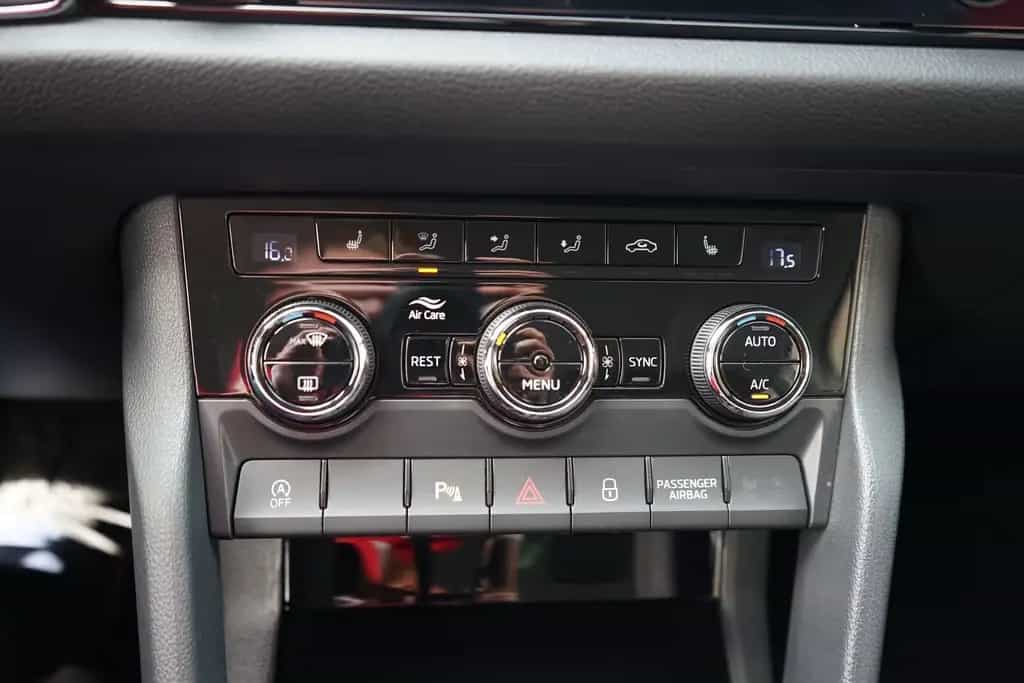 Skoda Kodiaq 1.5 TSI Style LED Navi SmartLink DAB AHK 12/2019-photo-14