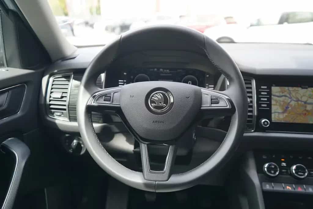 Skoda Kodiaq 1.5 TSI Style LED Navi SmartLink DAB AHK 12/2019-photo-17