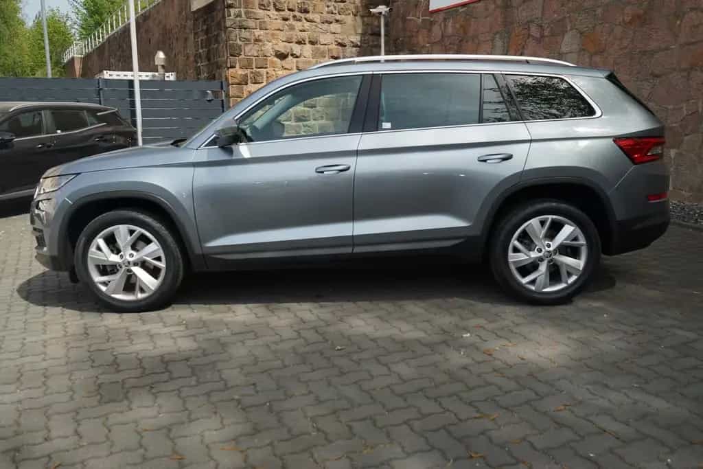 Skoda Kodiaq 1.5 TSI Style LED Navi SmartLink DAB AHK 12/2019-photo-2