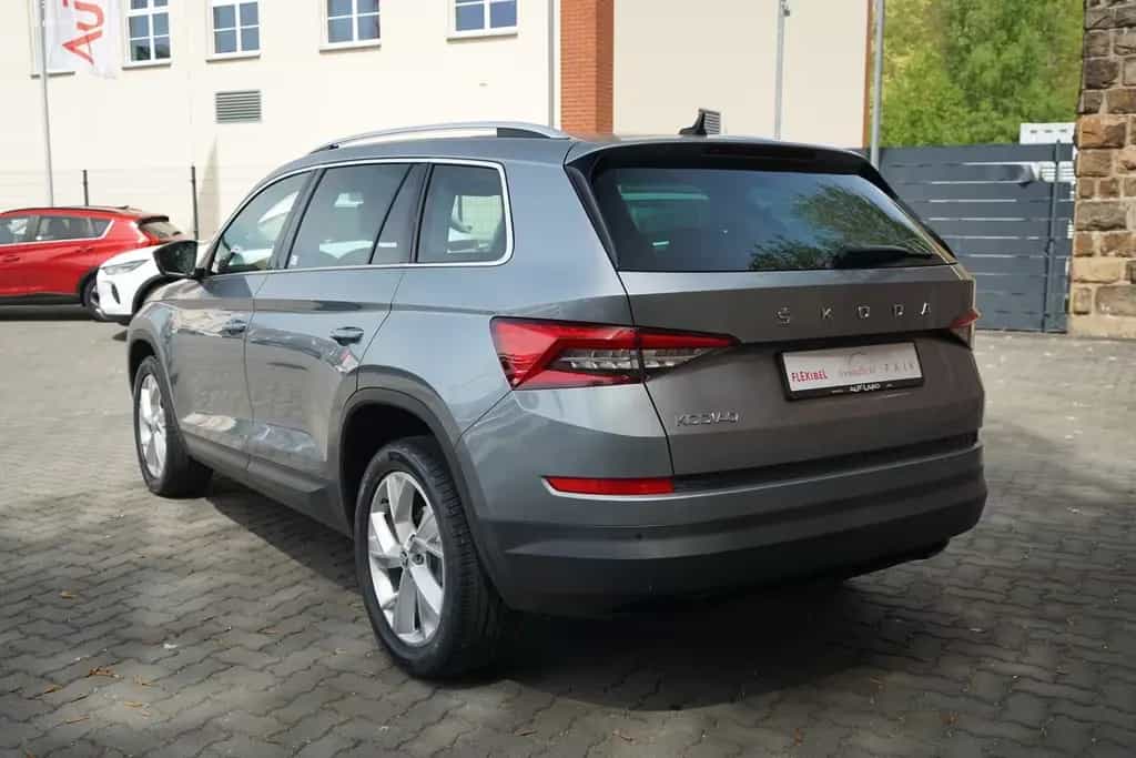 Skoda Kodiaq 1.5 TSI Style LED Navi SmartLink DAB AHK 12/2019-photo-3
