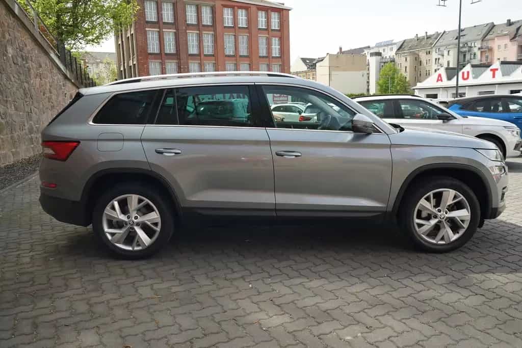 Skoda Kodiaq 1.5 TSI Style LED Navi SmartLink DAB AHK 12/2019-photo-6