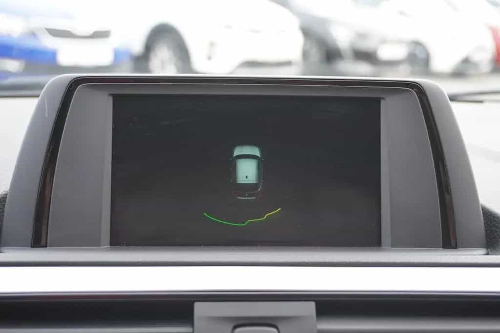BMW 1 Series 118i Advantage LED SHZ PDC Tempomat 06/2019-photo-12