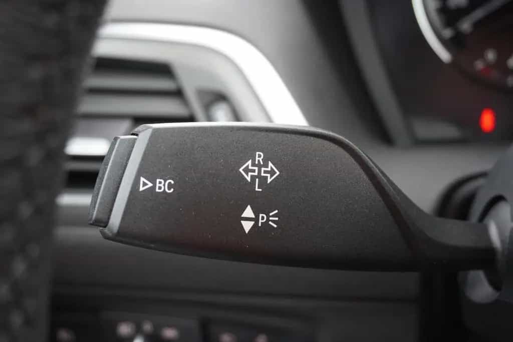 BMW 1 Series 118i Advantage LED SHZ PDC Tempomat 06/2019-photo-20