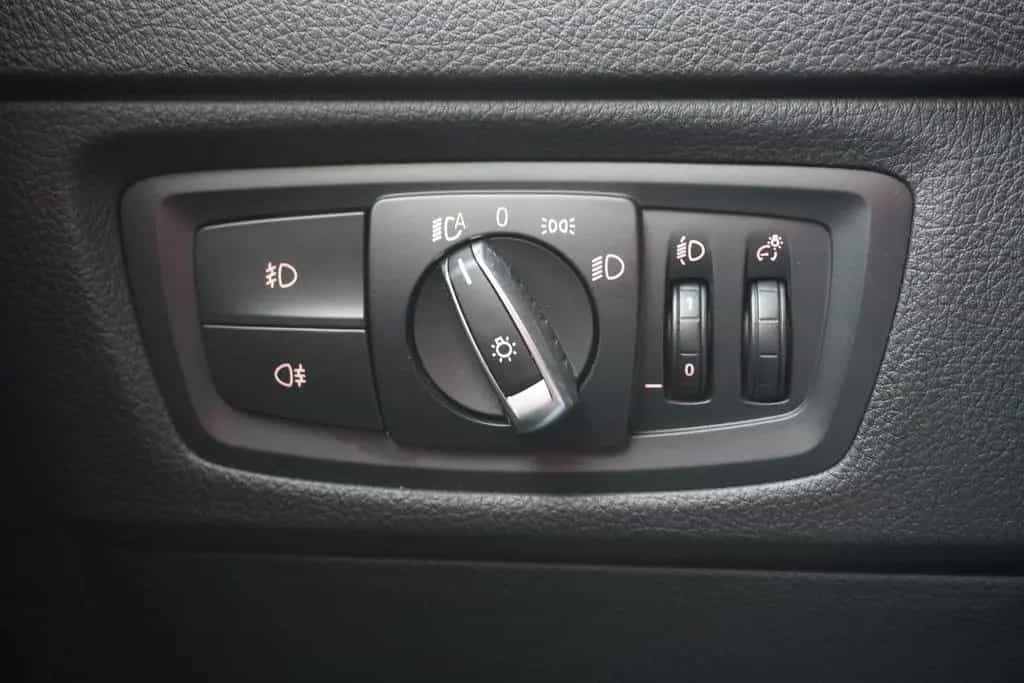 BMW 1 Series 118i Advantage LED SHZ PDC Tempomat 06/2019-photo-21