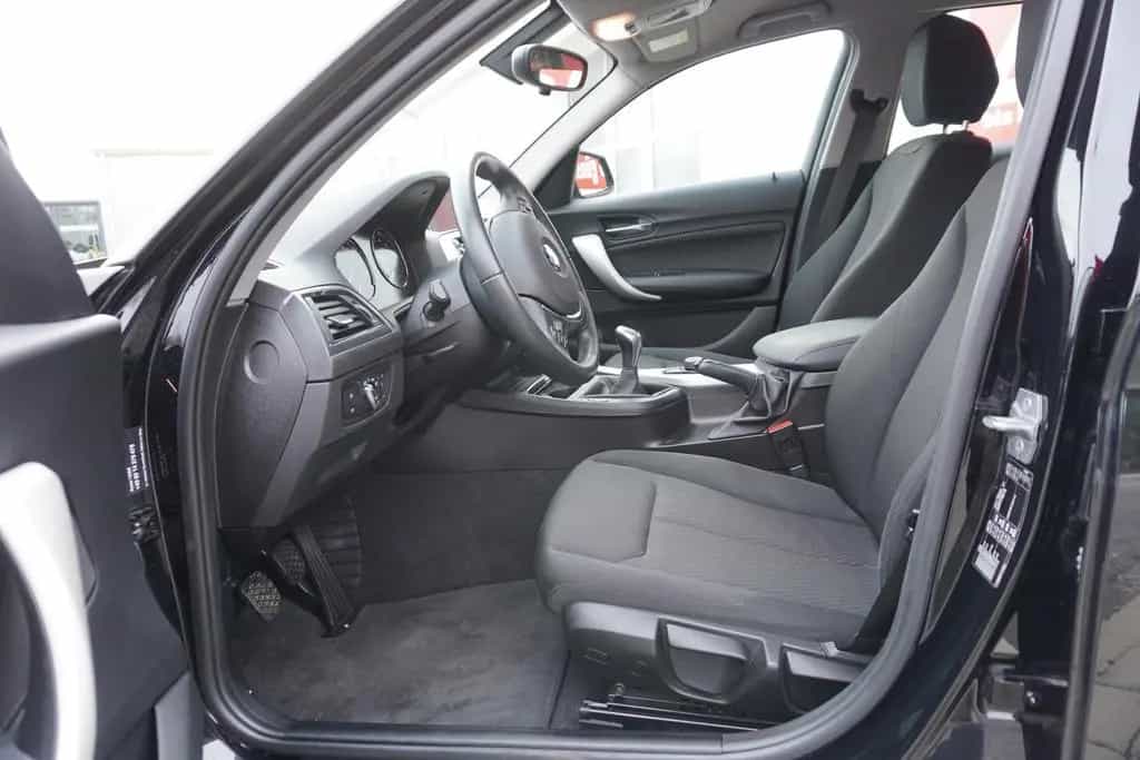 BMW 1 Series 118i Advantage LED SHZ PDC Tempomat 06/2019-photo-23