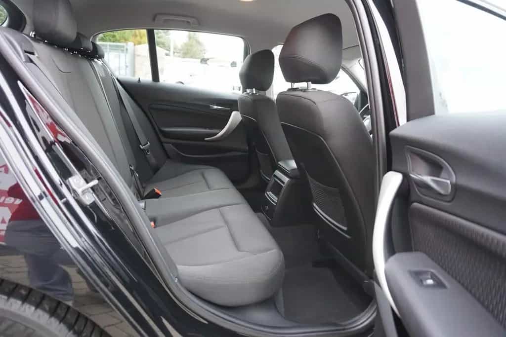 BMW 1 Series 118i Advantage LED SHZ PDC Tempomat 06/2019-photo-26