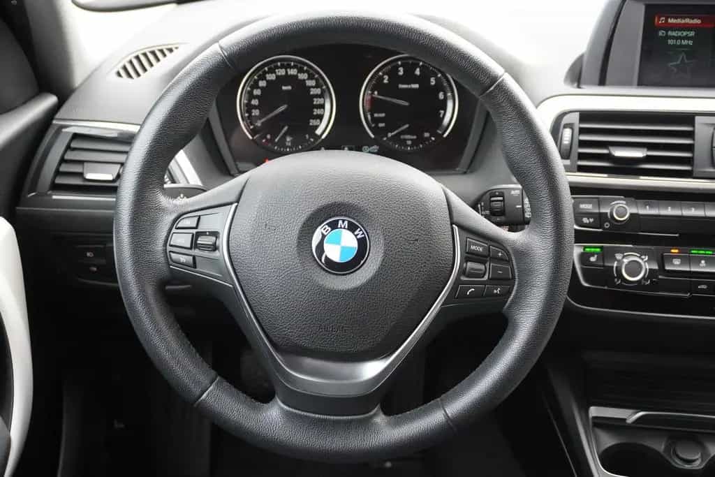 BMW 1 Series 118i Advantage LED SHZ PDC Tempomat 06/2019-photo-9