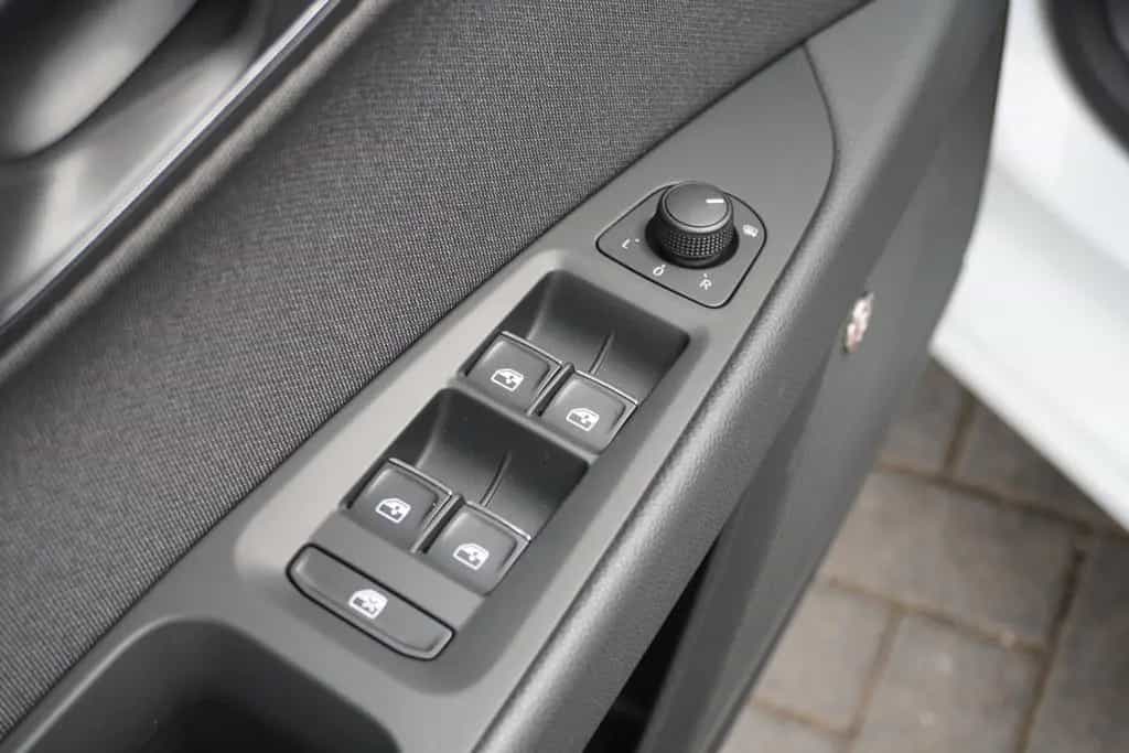 Seat Leon ST 1.5 Xcellence LED Navi Beats DAB Kamera 03/2019-photo-23