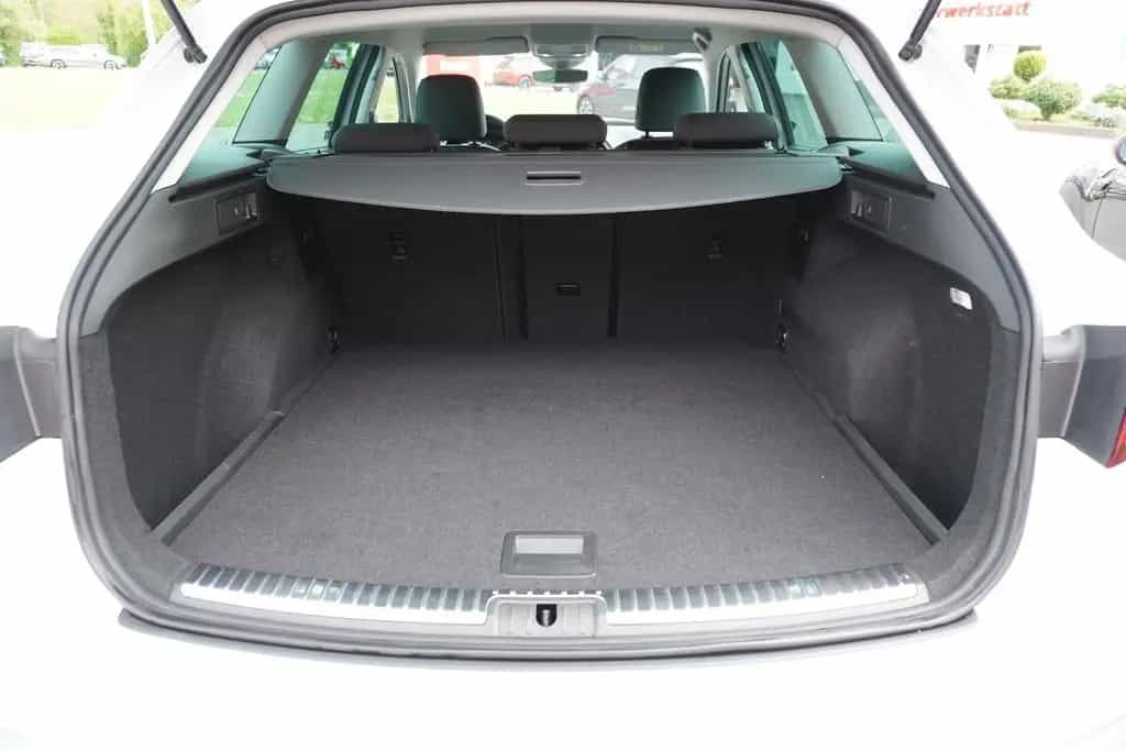 Seat Leon ST 1.5 Xcellence LED Navi Beats DAB Kamera 03/2019-photo-35