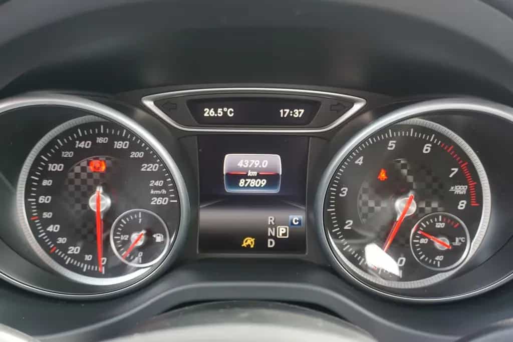 Mercedes-Benz A 180 A180 Urban 7G-DCT LED Navi Standheizung Kamera 05/2017-photo-19