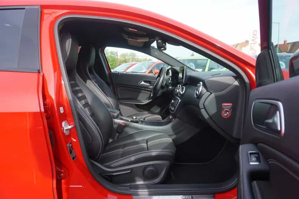 Mercedes-Benz A 180 A180 Urban 7G-DCT LED Navi Standheizung Kamera 05/2017-photo-29