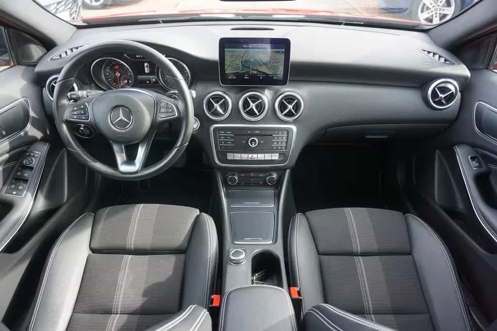 Mercedes-Benz A 180 A180 Urban 7G-DCT LED Navi Standheizung Kamera 05/2017-photo-7