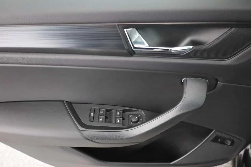 Skoda Kodiaq 2.0 TSI 4x4 DSG LED ACC Standheizung AHK 01/2020-photo-21