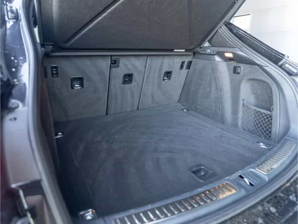 Porsche Macan Luftfederung BOSE ACC Spurwechsel 20'' 09/2020-photo-44