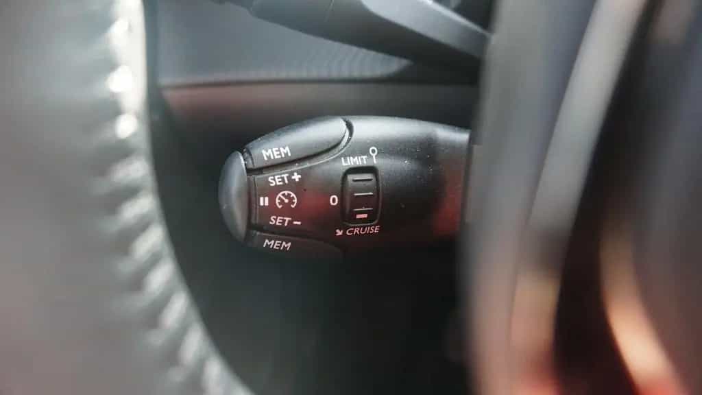 Peugeot 2008 1.2 PureTech LED Tempomat Kamera 06/2023-photo-14