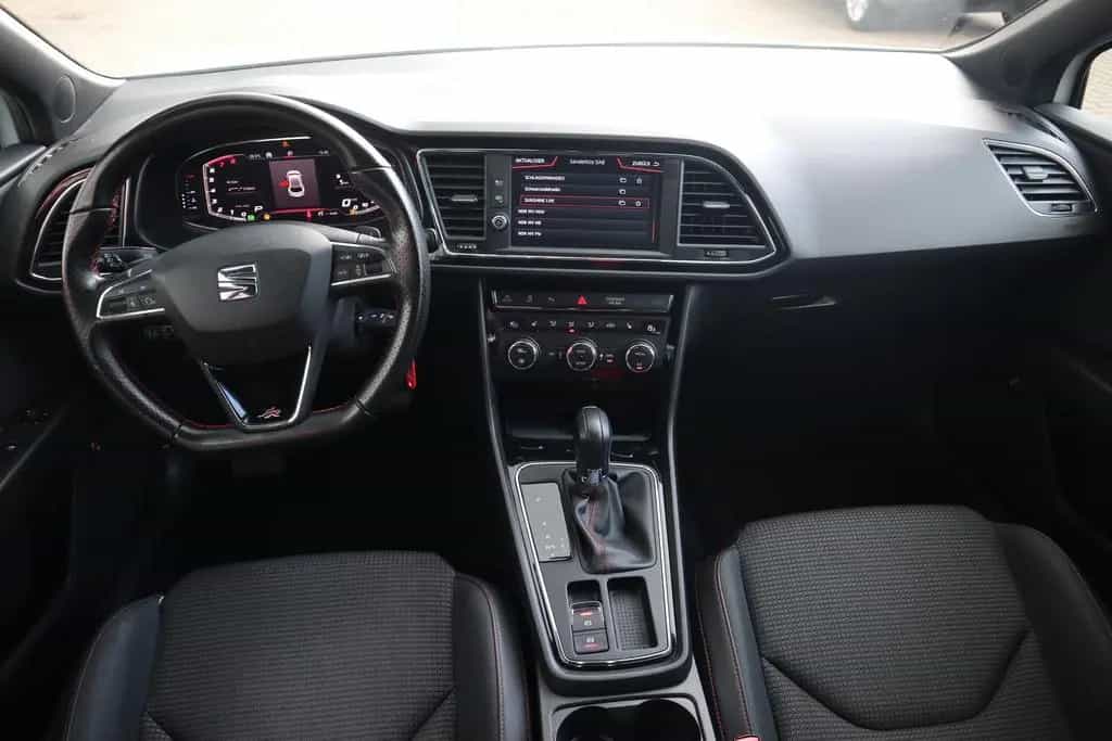 Seat Leon 2.0 TSI FR LED Navigation Sitzheizung DAB 03/2019-photo-10