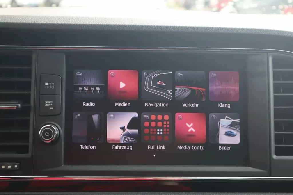 Seat Leon 2.0 TSI FR LED Navigation Sitzheizung DAB 03/2019-photo-19