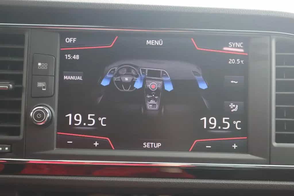 Seat Leon 2.0 TSI FR LED Navigation Sitzheizung DAB 03/2019-photo-24