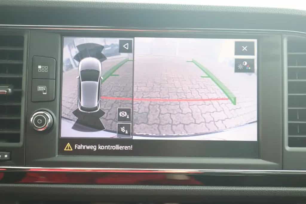 Seat Leon 2.0 TSI FR LED Navigation Sitzheizung DAB 03/2019-photo-25