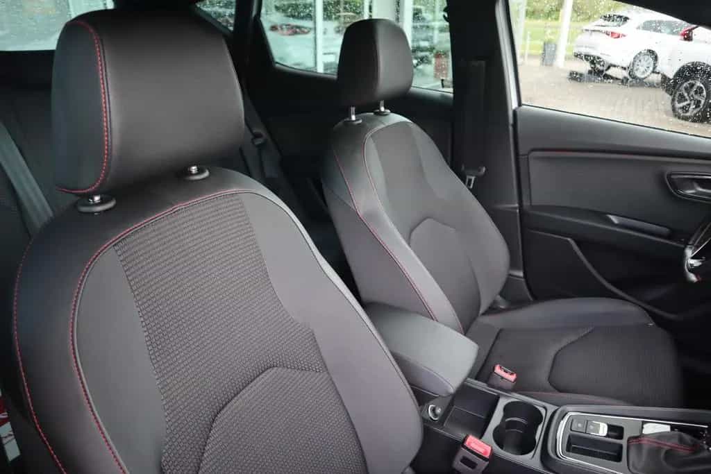 Seat Leon 2.0 TSI FR LED Navigation Sitzheizung DAB 03/2019-photo-32