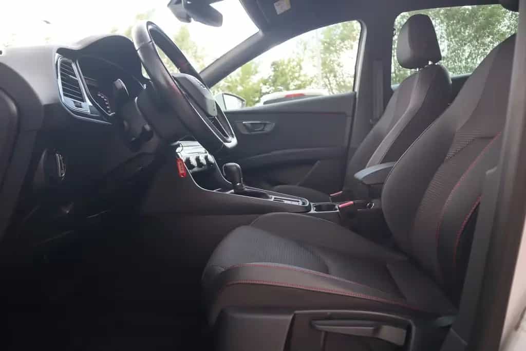 Seat Leon 2.0 TSI FR LED Navigation Sitzheizung DAB 03/2019-photo-8