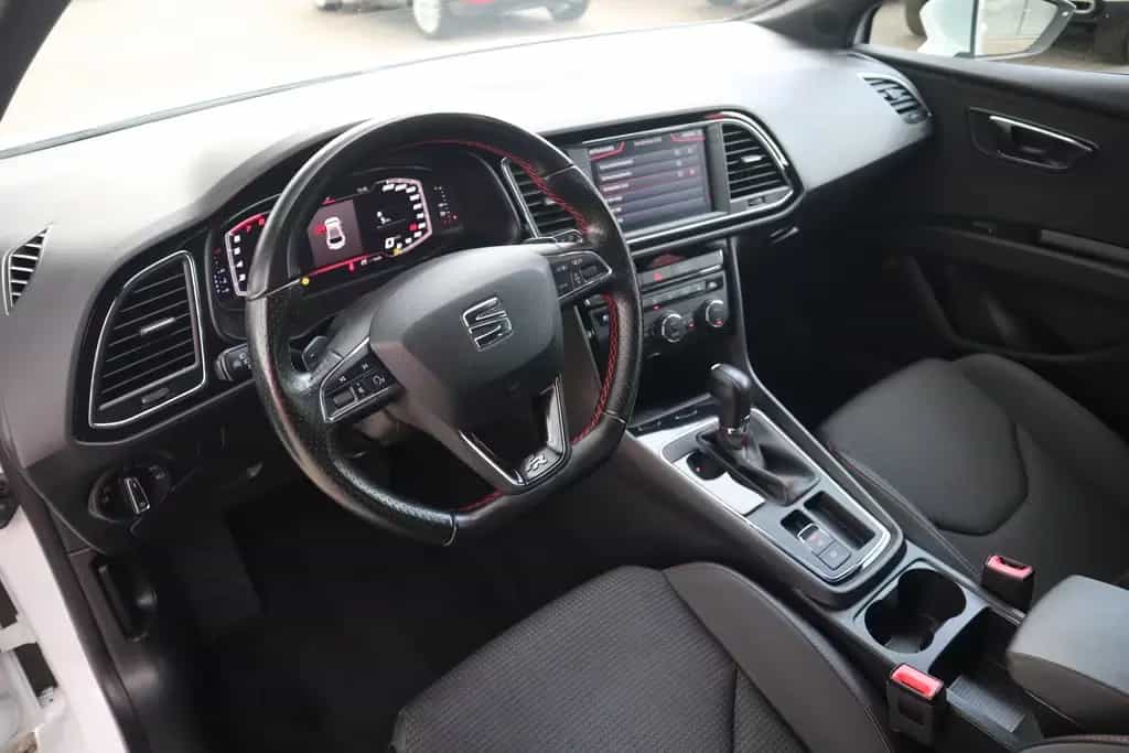 Seat Leon 2.0 TSI FR LED Navigation Sitzheizung DAB 03/2019-photo-9