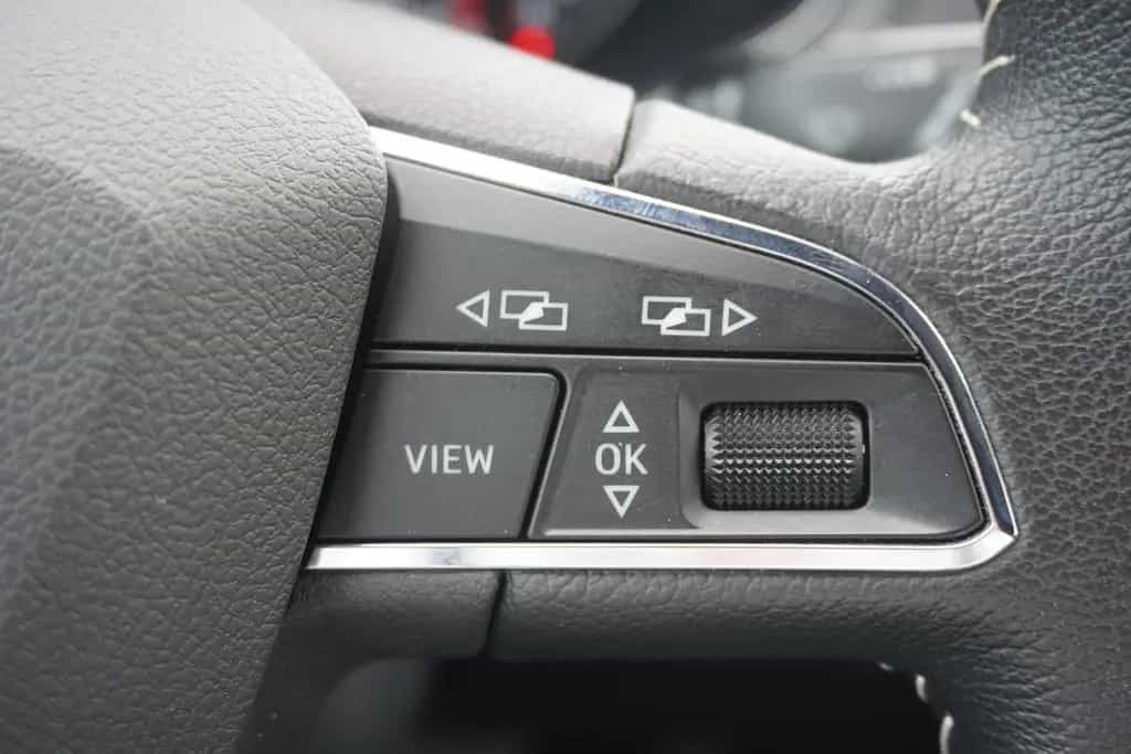 Seat Arona 1.0 TSI Xcellence DSG LED Navi AHK PDC USB 06/2019-photo-16
