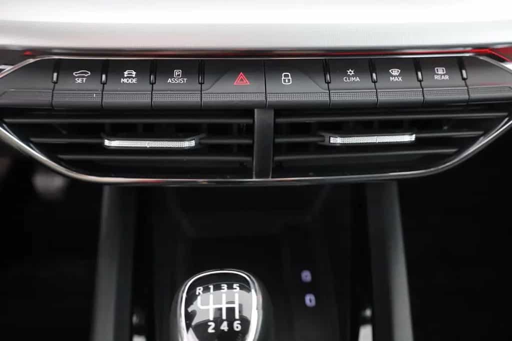Skoda Octavia 1.5 TSI First Edition LED SmartLink AHK 09/2020-photo-11