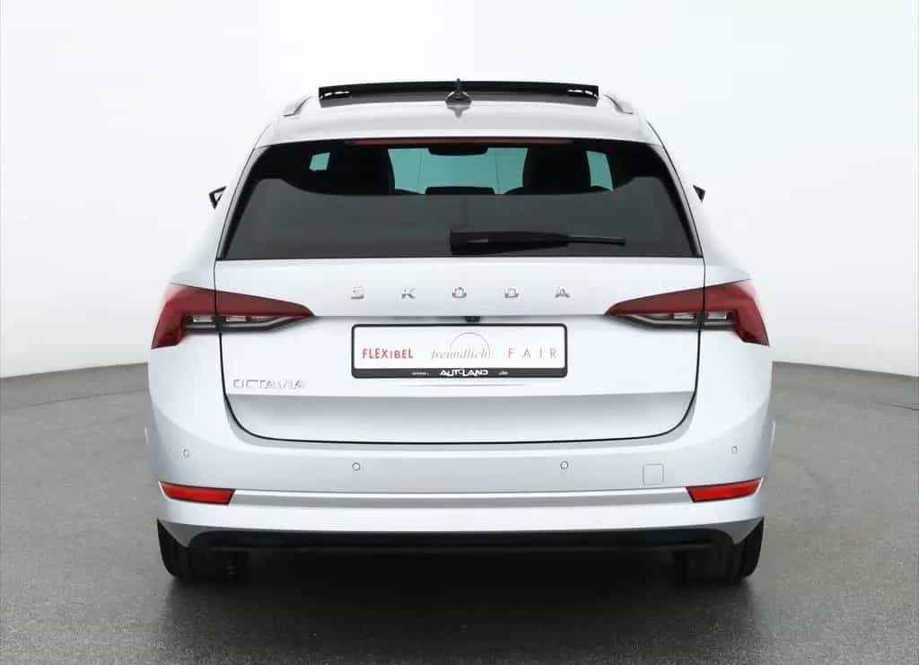 Skoda Octavia Combi 1.5 TSI Style LED Navi Panorama 04/2020-photo-3
