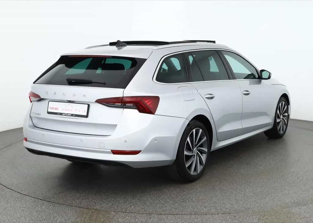 Skoda Octavia Combi 1.5 TSI Style LED Navi Panorama 04/2020-photo-4