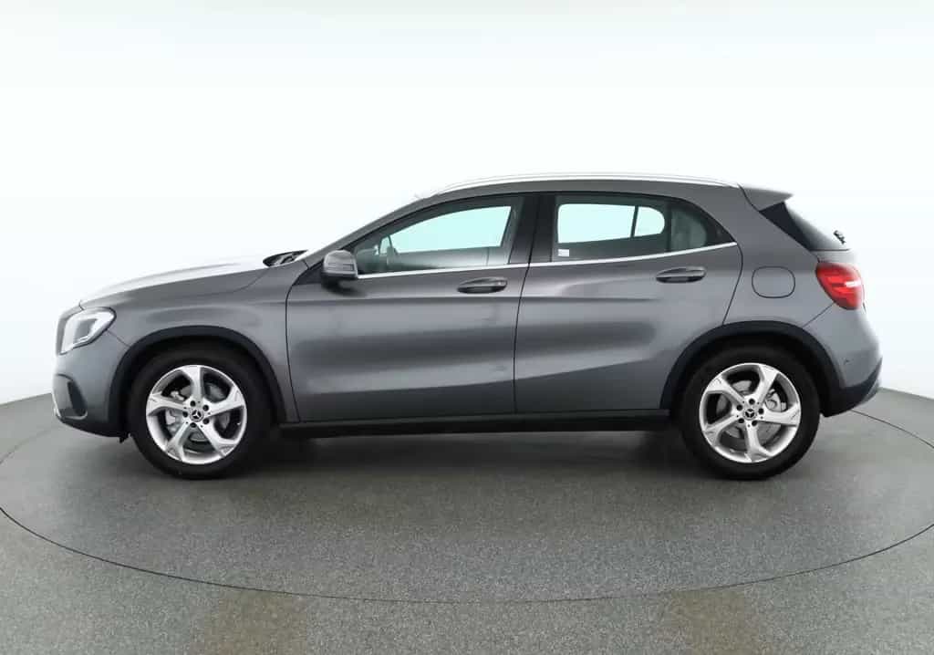 Mercedes-Benz GLA 200 Urban LED Kamera Navi Sitzheizung PDC 09/2018-photo-1