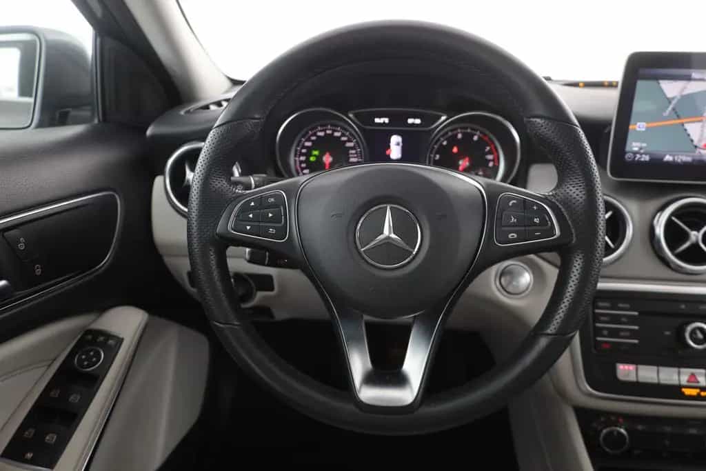 Mercedes-Benz GLA 200 Urban LED Kamera Navi Sitzheizung PDC 09/2018-photo-14