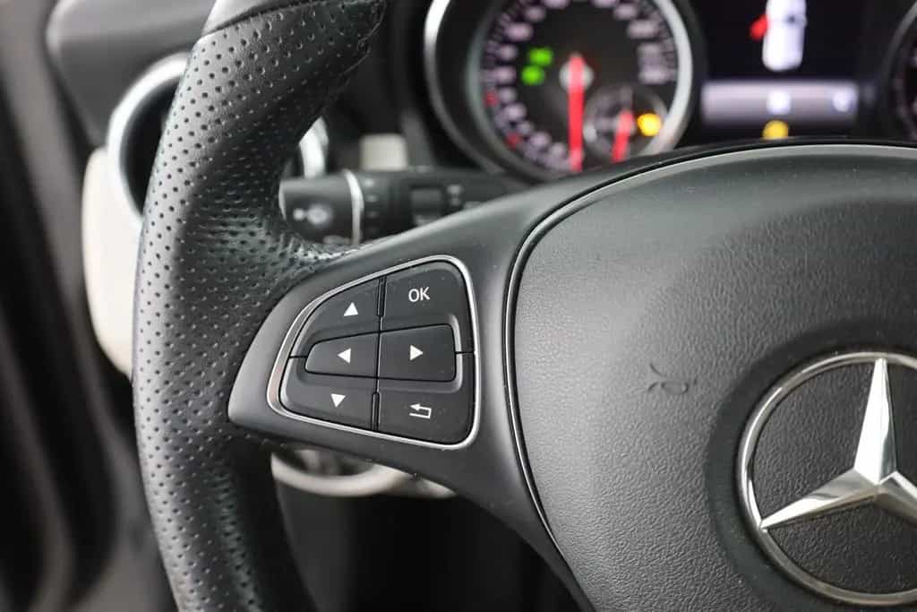 Mercedes-Benz GLA 200 Urban LED Kamera Navi Sitzheizung PDC 09/2018-photo-15