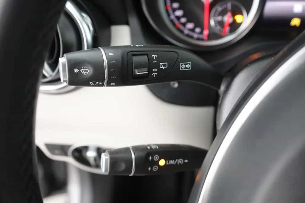 Mercedes-Benz GLA 200 Urban LED Kamera Navi Sitzheizung PDC 09/2018-photo-18