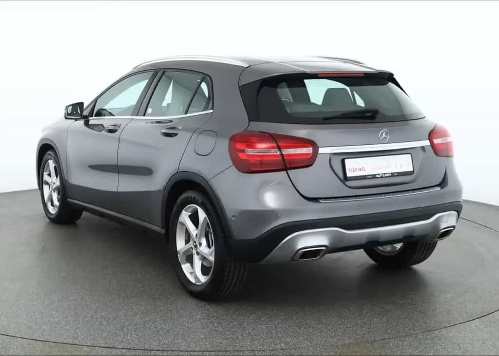 Mercedes-Benz GLA 200 Urban LED Kamera Navi Sitzheizung PDC 09/2018-photo-2