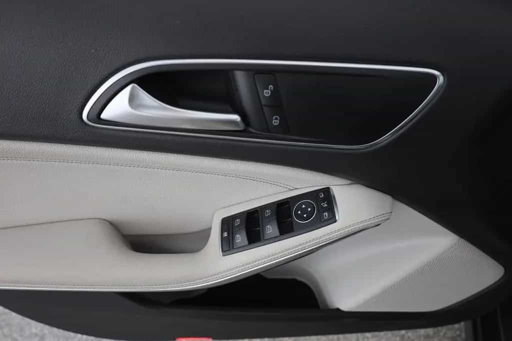 Mercedes-Benz GLA 200 Urban LED Kamera Navi Sitzheizung PDC 09/2018-photo-20