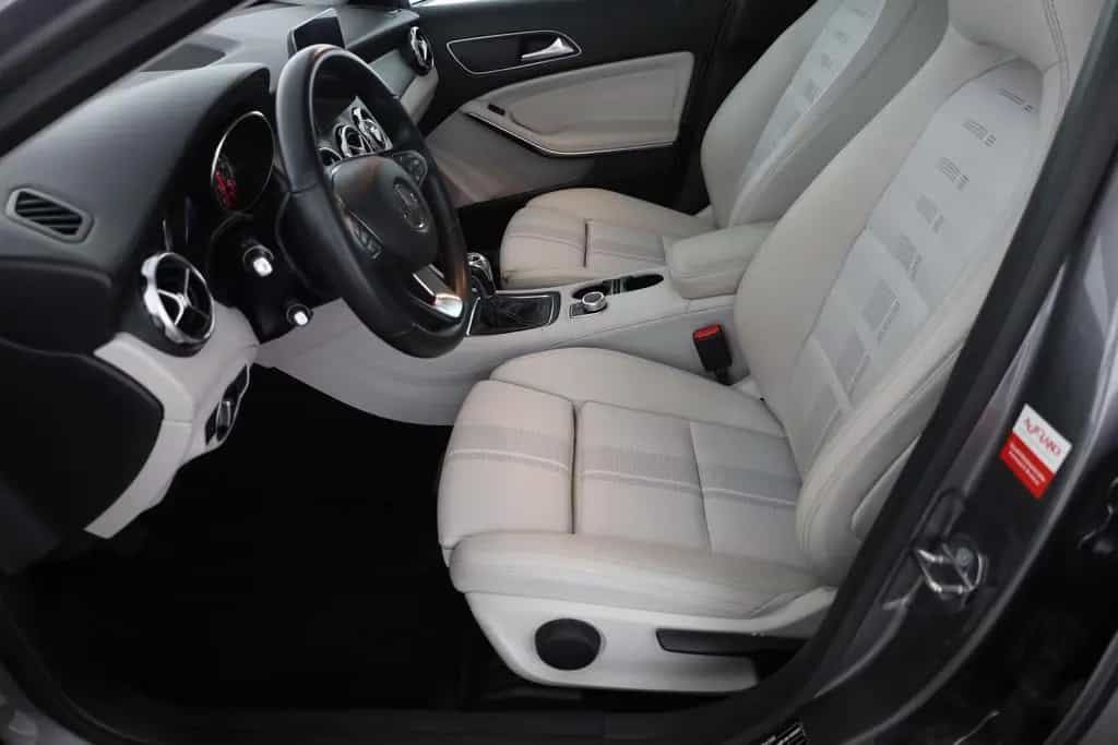 Mercedes-Benz GLA 200 Urban LED Kamera Navi Sitzheizung PDC 09/2018-photo-21