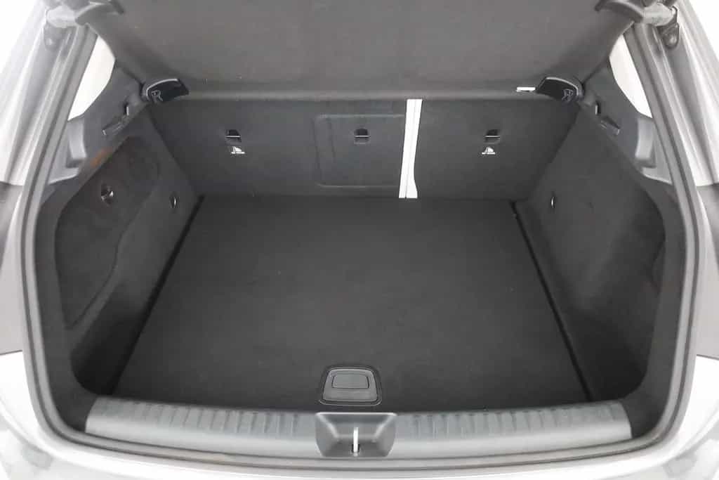 Mercedes-Benz GLA 200 Urban LED Kamera Navi Sitzheizung PDC 09/2018-photo-24