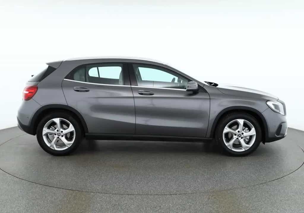 Mercedes-Benz GLA 200 Urban LED Kamera Navi Sitzheizung PDC 09/2018-photo-5