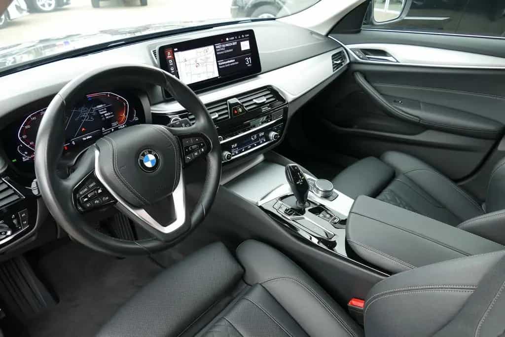 BMW 5 Series d Touring Mild Hybrid LED ACC Leder Kamera 09/2022-photo-9